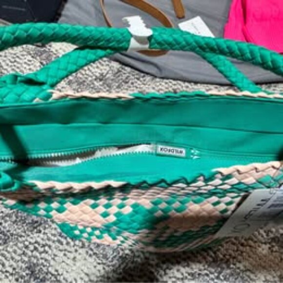 Brand new with tags Wildfox Woven Tote Bag - Picture 3 of 5